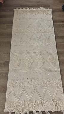 nuLOOM Sequined Hand Woven Wool Rug 2'6" x 6' Ivory